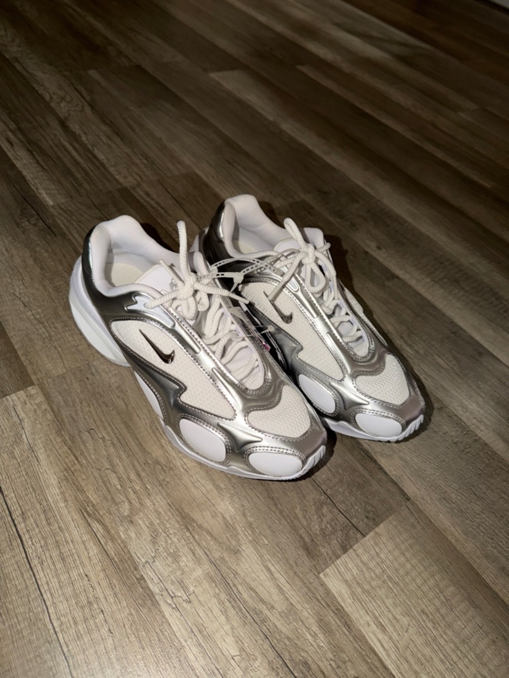 Nike White and Silver Metallic Air Max Muse